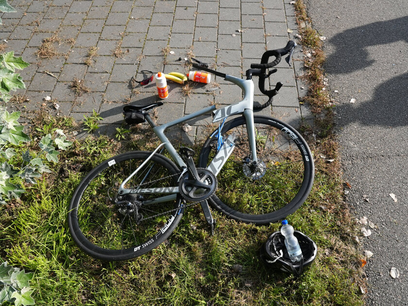 Fiets in tweeën na aanrijding bij Boerenhol