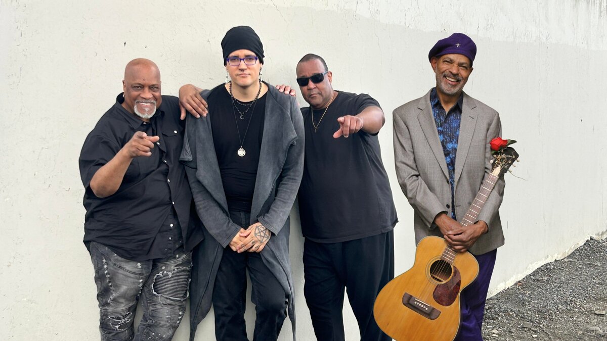 Nerak Roth Patterson Band_with_Guy_Davis_300DPI(1)-75%
