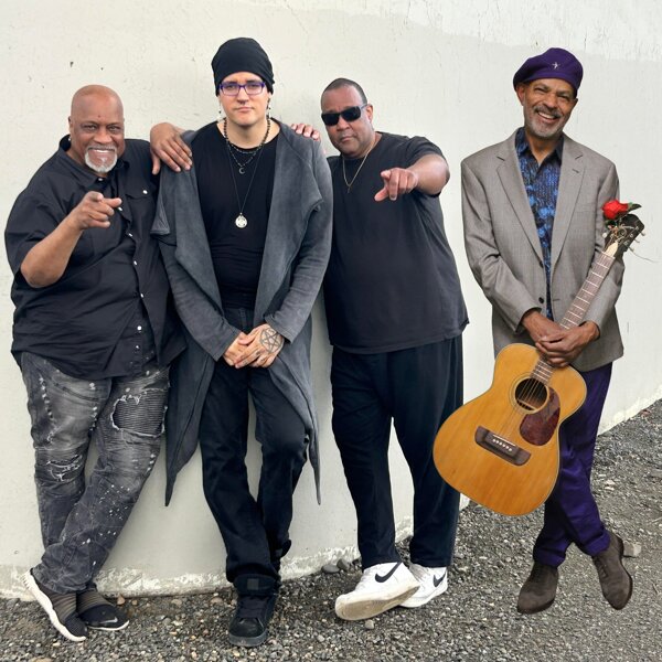 Nerak Roth Patterson Band_with_Guy_Davis_300DPI(1)-75%