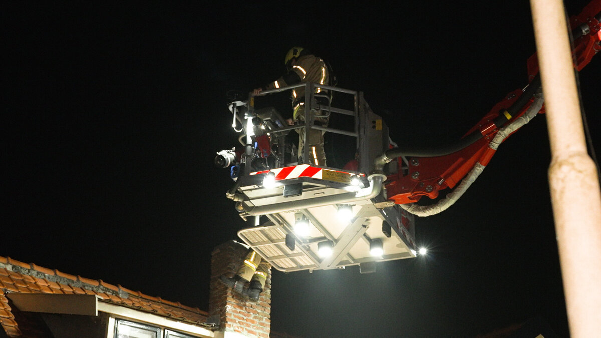 2026.04.25 Schoorsteenbrand Driewegen Axel.00_00_04_16.Still001.jpg