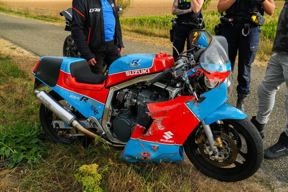 Motorrijder komt ten val op Kalverdijk bij Walsoorden, slachtoffer naar ziekenhuis