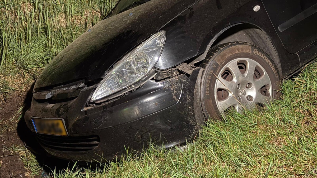 Auto in sloot Zoutestraat_3.jpg