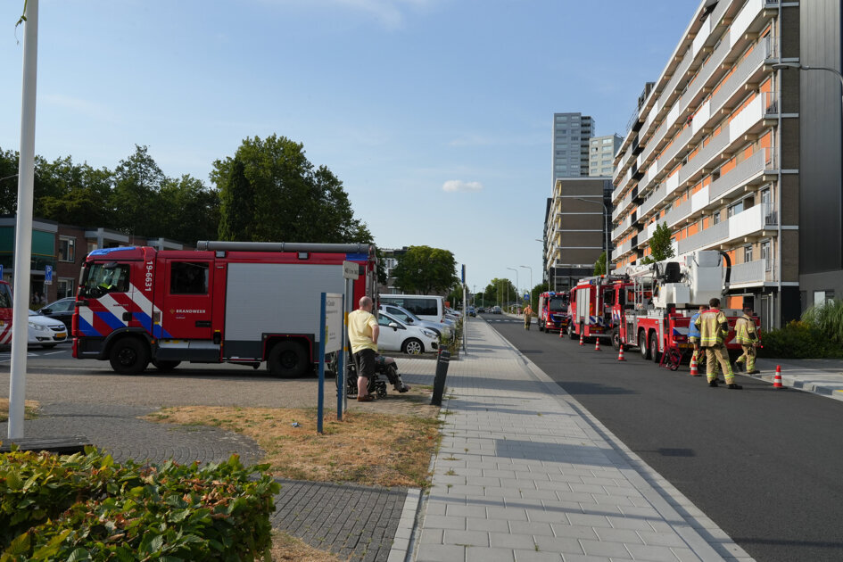 Brandje in flatgebouw Oostelijk Bolwerk Terneuzen, brandweer groots opgeroepen