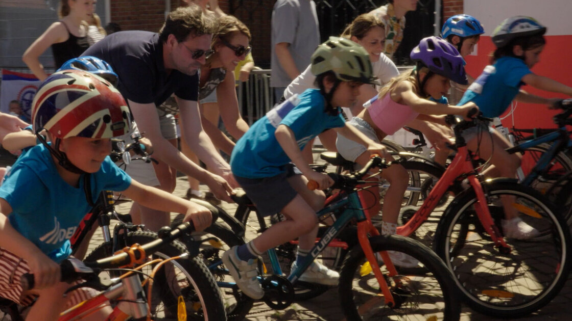 Al zwetend naar de finish