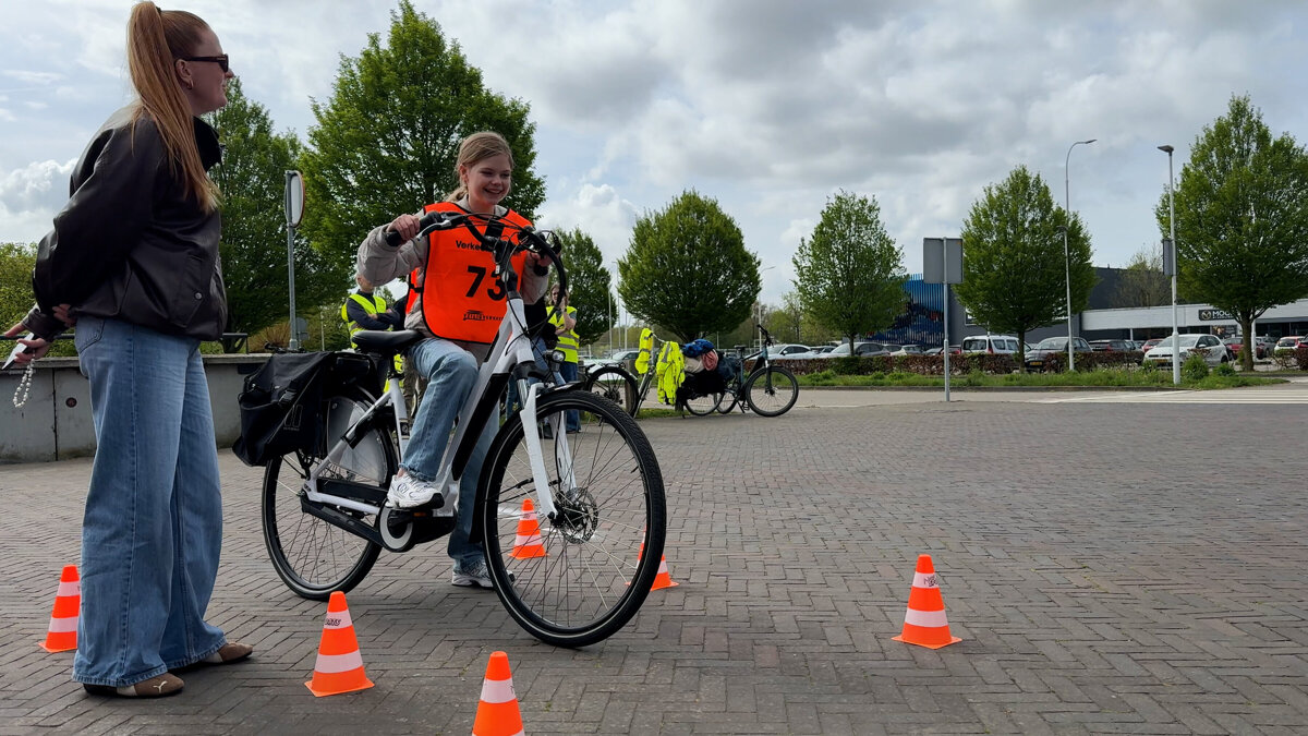 Een leerling begint aan het examen - ©Omroep ZVL.jpg