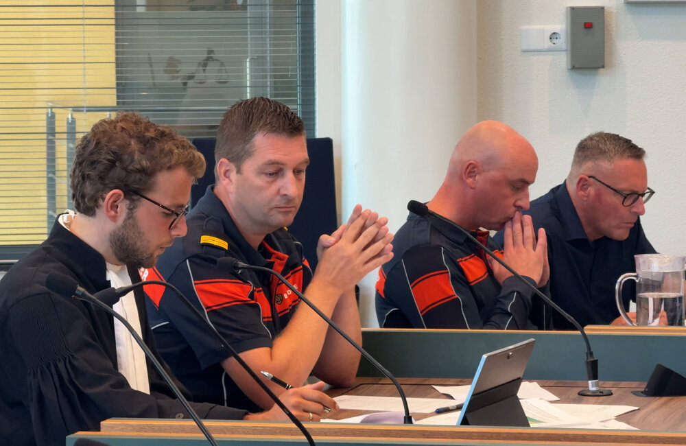 De brandweerlieden van Cadzand in de rechtbank - ©Omroep ZVL