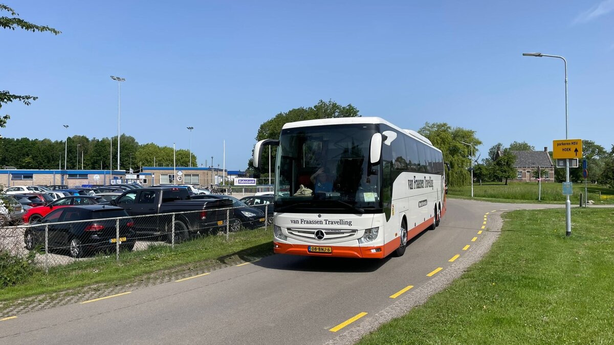 spelersbus Hoek 2.jpeg