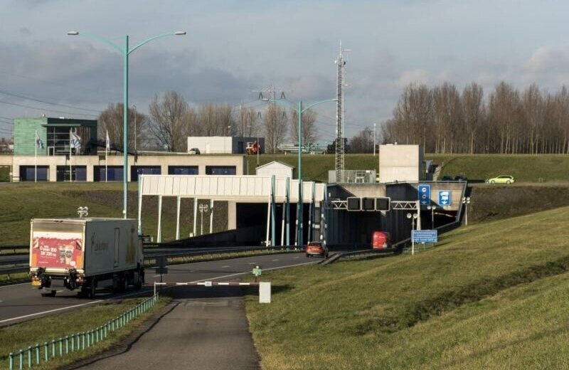Westerscheldetunnel - 2 ek.jpg