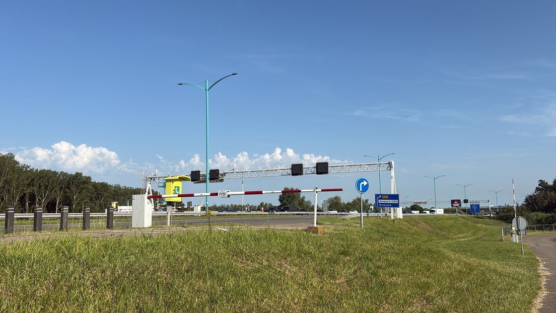 Brandend voertuig in de Westerscheldetunnel