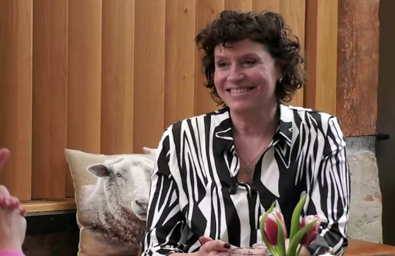 Hendrine van Walbeek.png