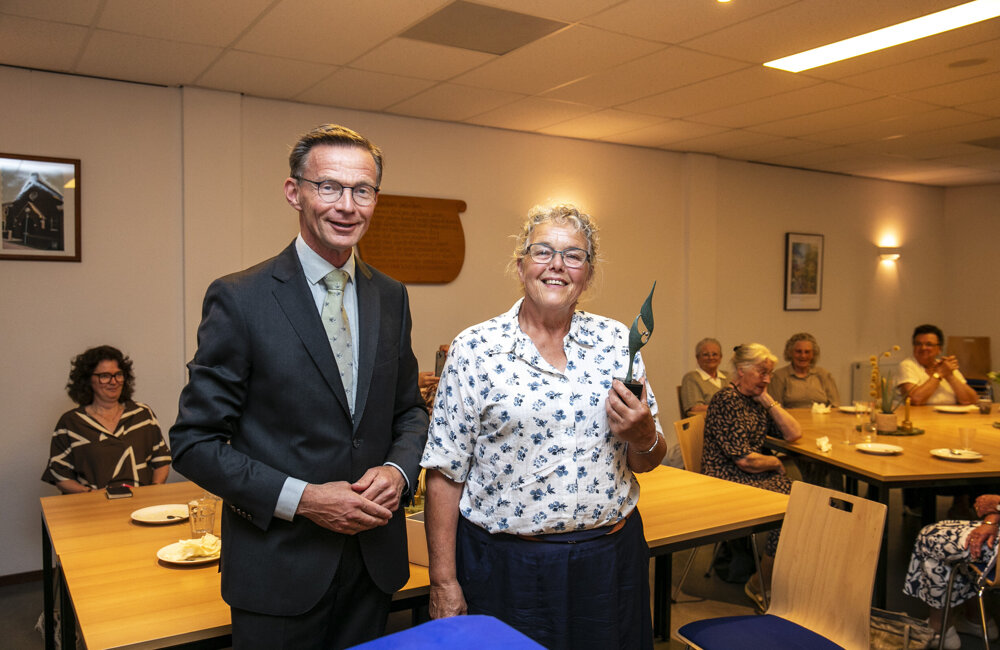 Uitreikingvrijwilligersbeeldje | Foto Mark Neelemans.jpg