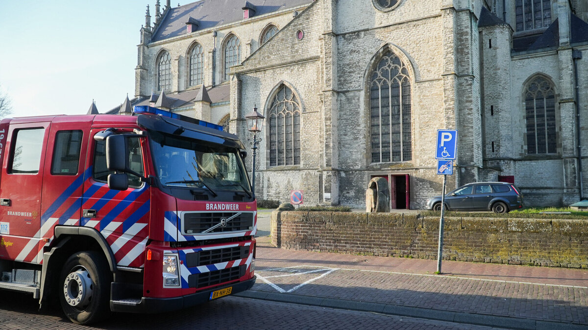 Foto_9_Brandgerucht basiliek Hulst_2026.03.04 .jpg