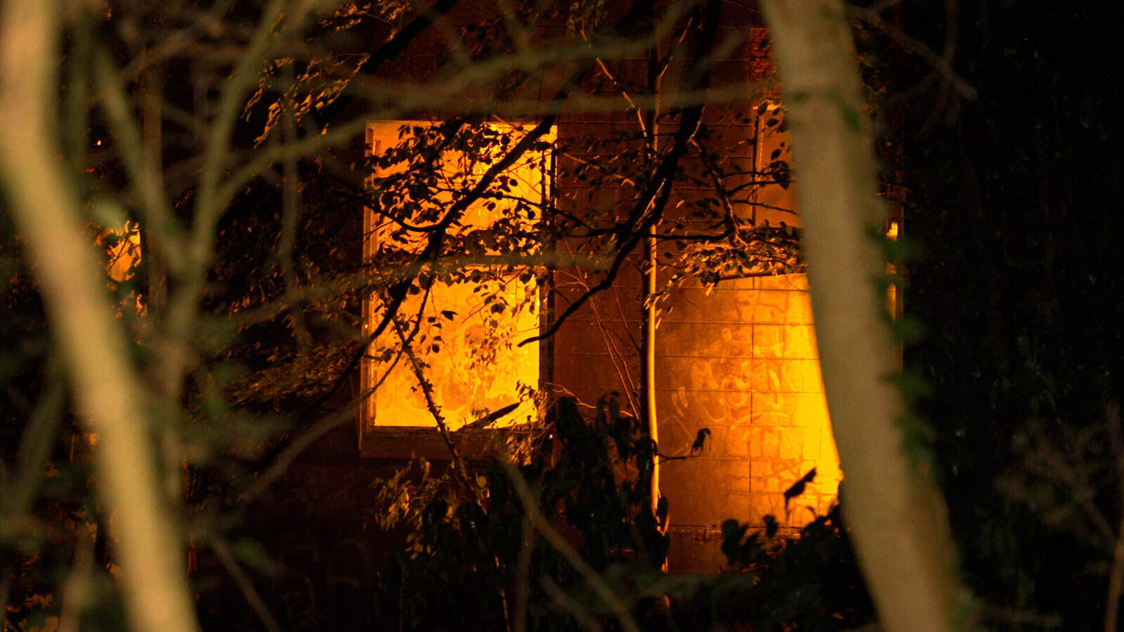 2026.08.05 Grote brand legt 't Hoompje in de as Sluis.00_00_30_12.Still006