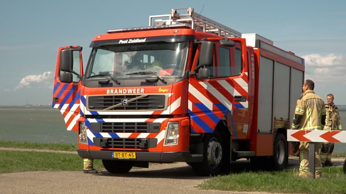 Uitslaande brand in schuurtje aan Mozarthof in Terneuzen