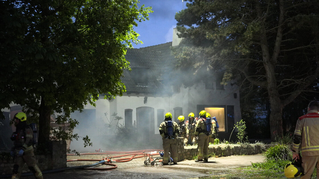 Politie onderzoekt brandstichting bij grote brand in Cadzand-Bad